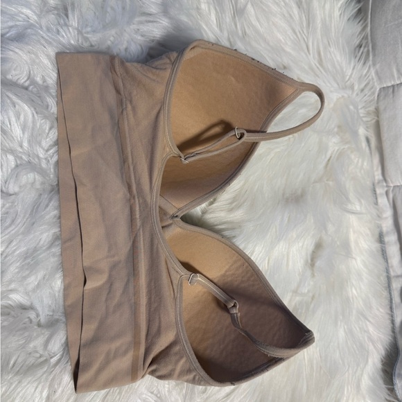 Elegant Beige jockey Bralette with adjustable straps - Picture 2 of 3